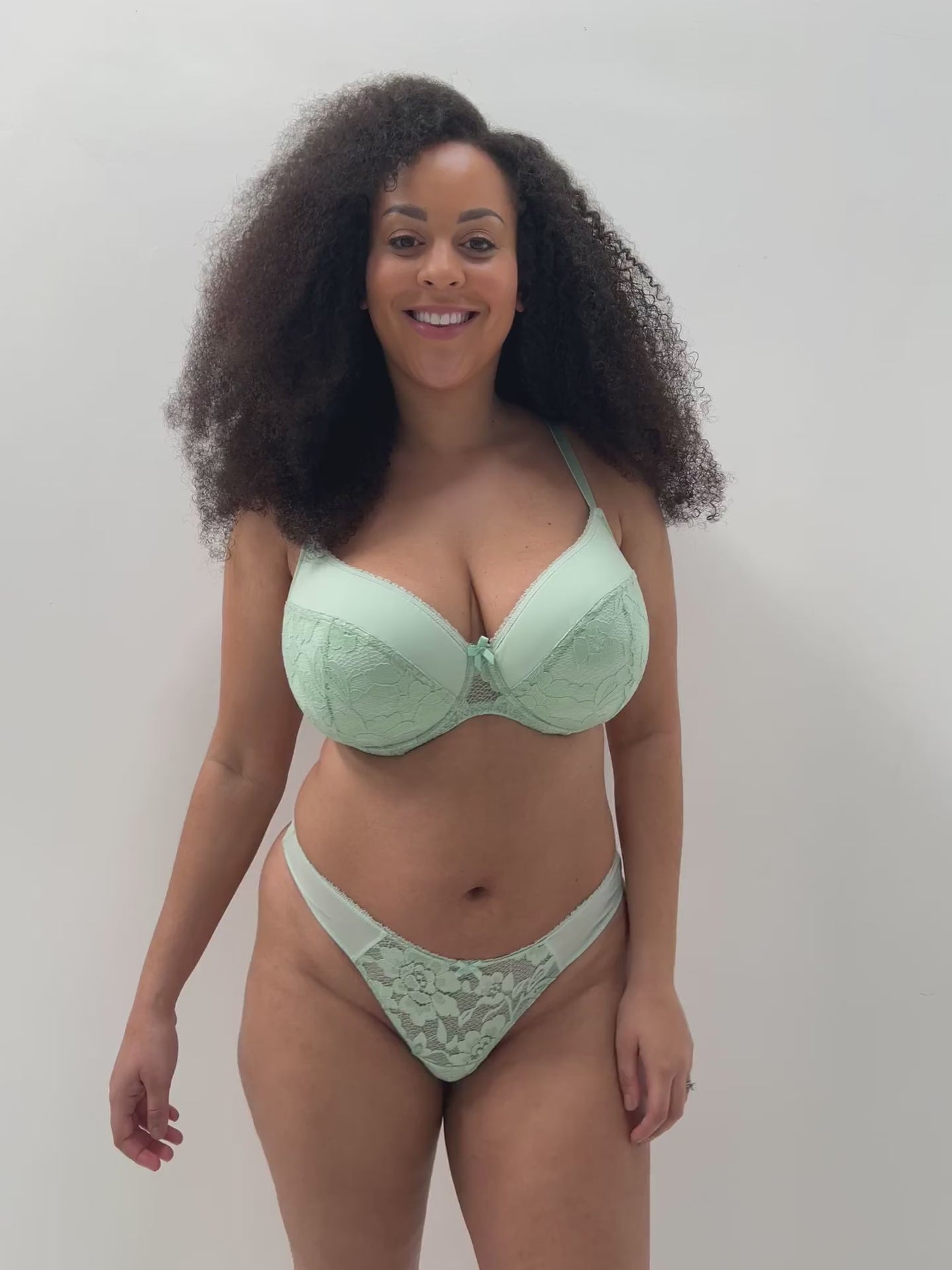 Ivory Rose Lace And Mesh Plunge Bra In Sage Green 4